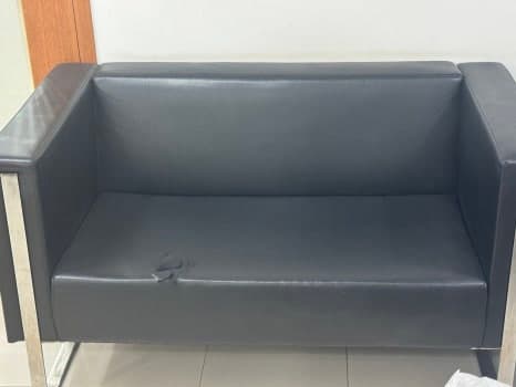 강남 신사동 병원 소파 의자 가죽 천갈이 수리 전
